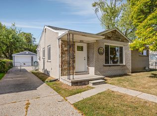 24731 Kenosha St, Oak Park, MI 48237