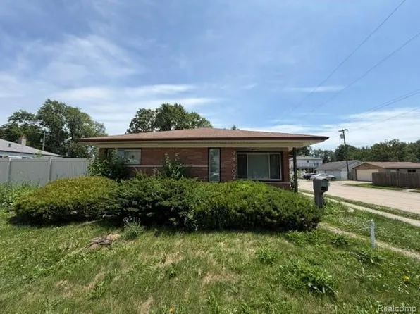 24502 Tuscany Ave, Eastpointe, MI 48021