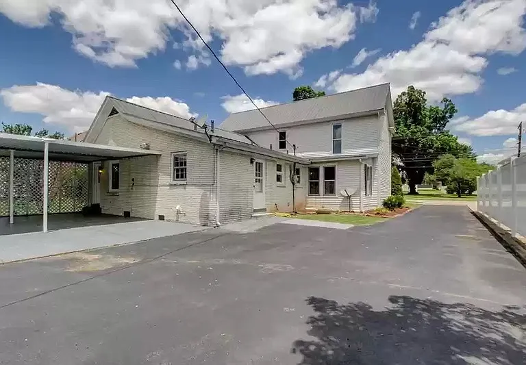 408 E Main St — Photo 56