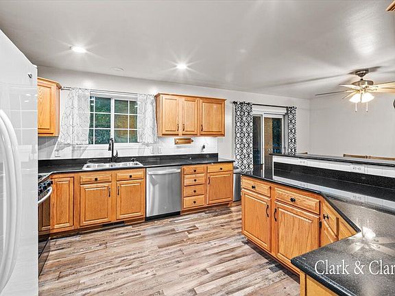 2nd image of 1276 Lake Michigan Dr NW