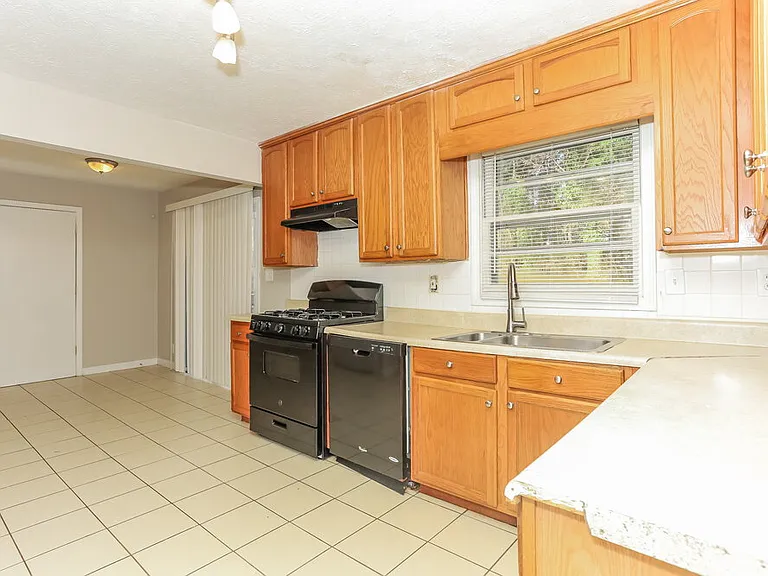 3656 Chestnut Lake Ct — Photo 10