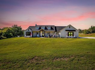 215 Deer Glade Ln, Azle, TX 76020