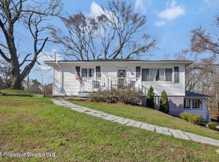 101 Miller Rd, Waverly Township, PA 18411