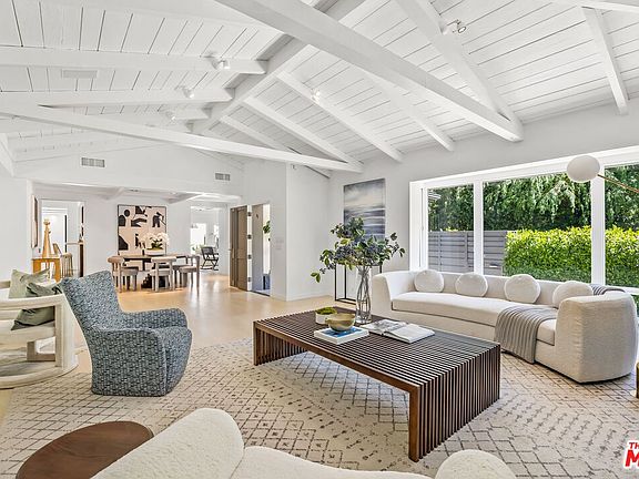 5th image of 1847 N Beverly Dr