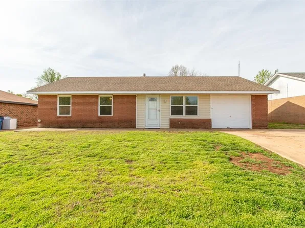 605 Highland Dr, Waukomis, OK 73773