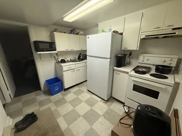 78 4th Ave, Ottawa, ON K1S 2L2