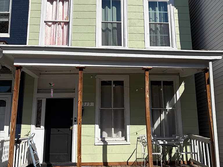 313 S Laurel St — Photo 2