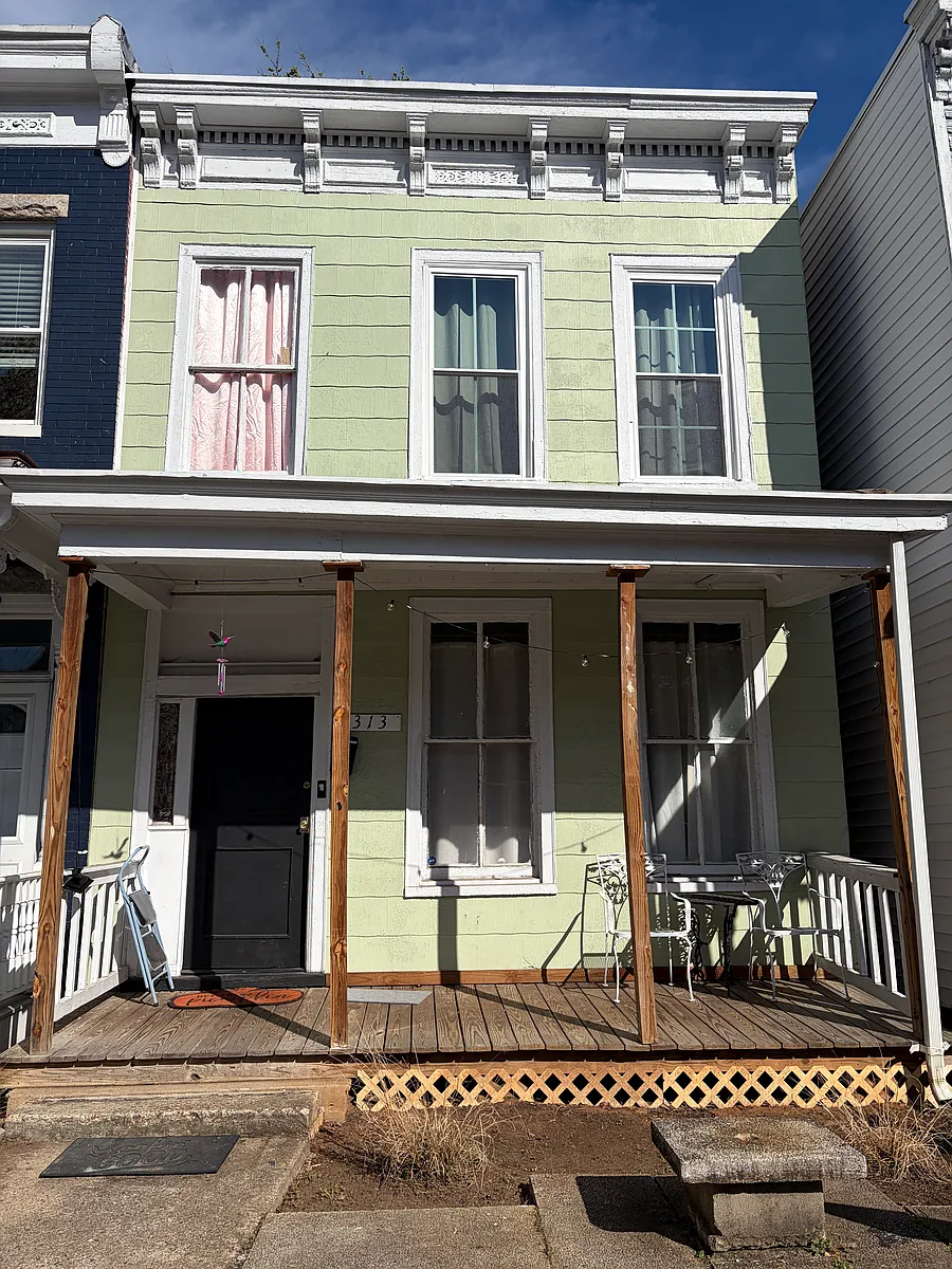 Building Photo - 313 S Laurel St