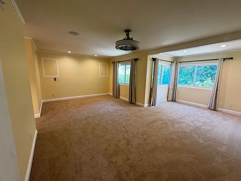 1580 Valecroft Ave — Photo 27