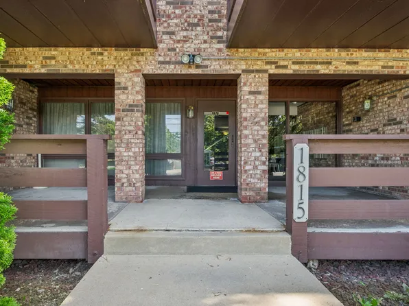 1815 Oakton St APT 2E, Park Ridge, IL 60068