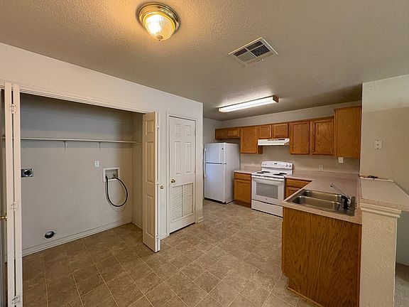 4th image of 402 Veterans Ave APT B