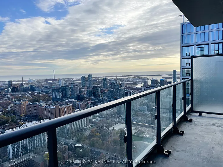251 Jarvis St #Penthouse 14 — Photo 7