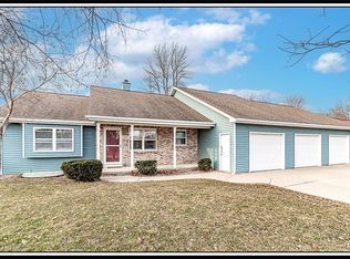 1517 Driftwood Way, Menasha, WI 54952