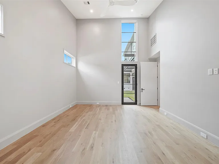 603 E 26th St — Photo 29