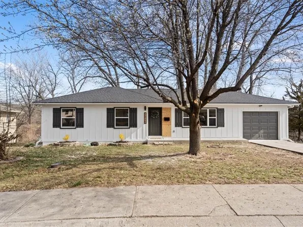 2435 N 58th Dr, Kansas City, KS 66104