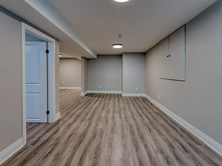 795 Aylmer Cres #2 — Photo 11
