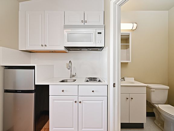 4th image of 4730 20th Ave NE APT 403