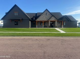 3342 N Pelican Ln, Watertown, SD 57201