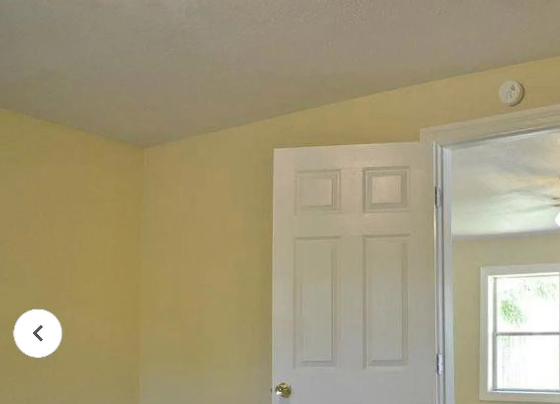902 S Clara Ave — Photo 2