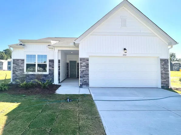 202 Miles Dr, Pikeville, NC 27863