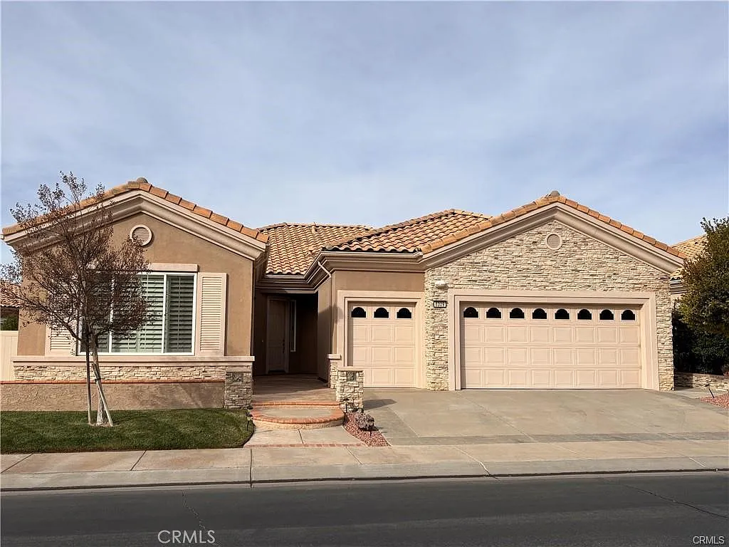 2 bed, 2.5 bath, 2133 sqft, $2,900 — Photo 1