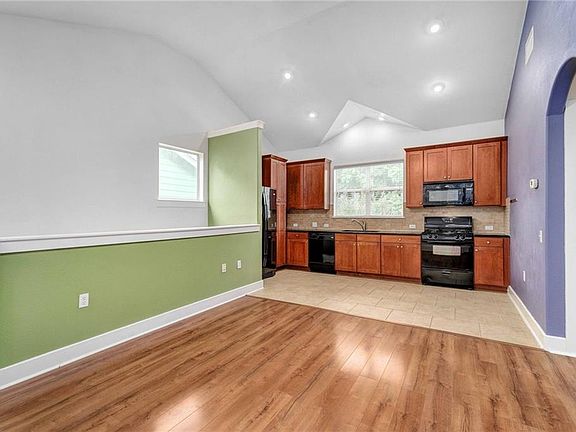 3rd image of 1601 Miriam Ave Unit 314