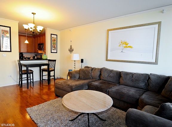4th image of 420 E Waterside Dr Unit 310