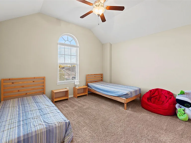 16127 Fairway Creek Cir — Photo 28