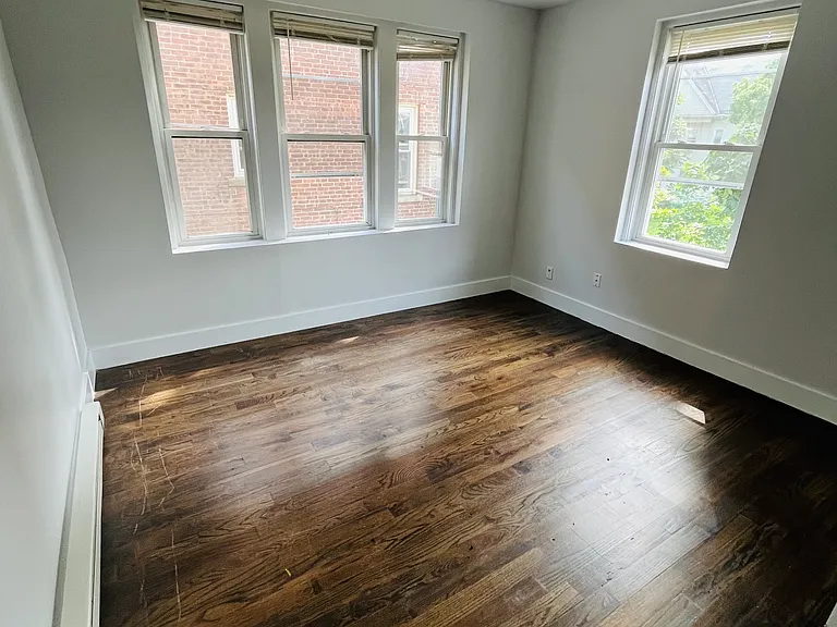 68 Norton St #2R — Photo 8
