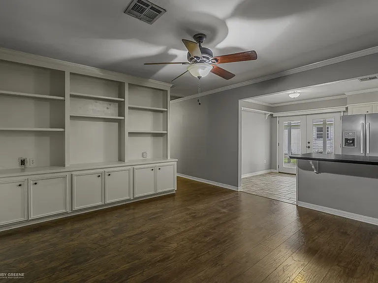 1602 San Saba St — Photo 5