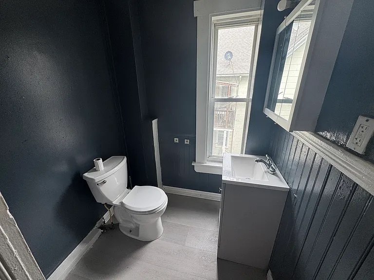 12 Hollywood St #2 — Photo 11