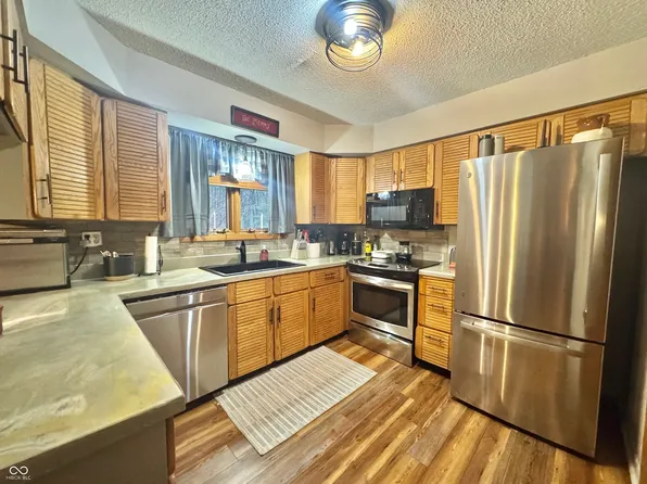 13877 S Private Road 685 W, Jasonville, IN 47438