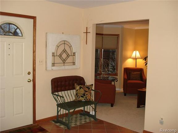 4th image of 303 N Charlesworth St