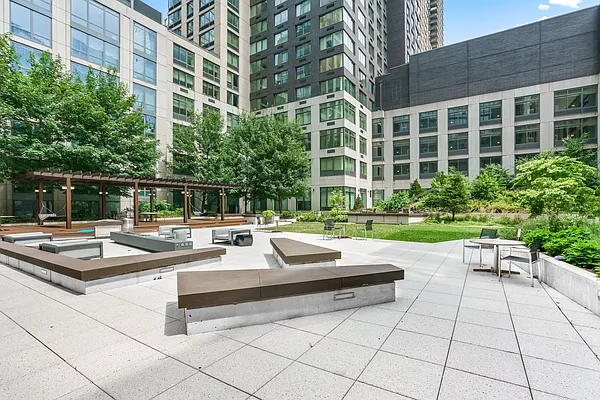 Rented by Compass | media 34