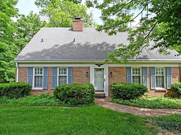 5th image of 667 N Meadowcrest Cir