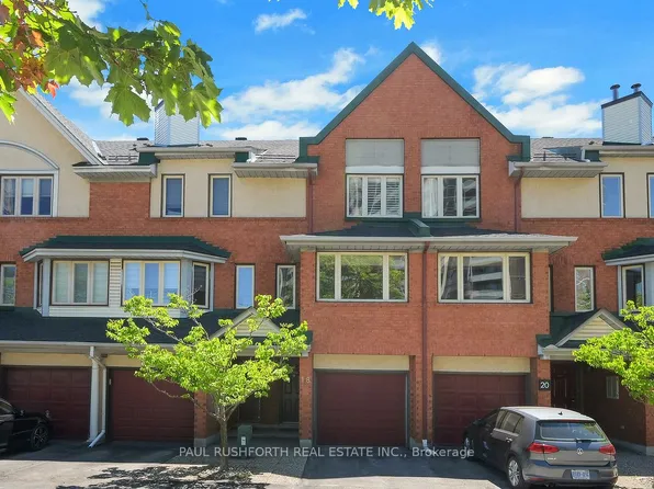 2828 Richmond Rd #18, Ottawa, ON K2B 8S1
