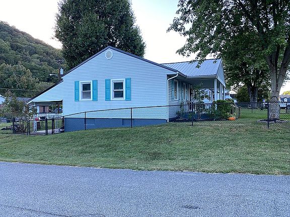 4th image of 5025 Washington Ave SE