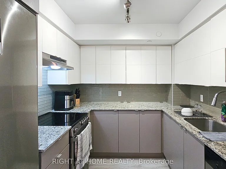 118 Varna Dr #101 — Photo 8