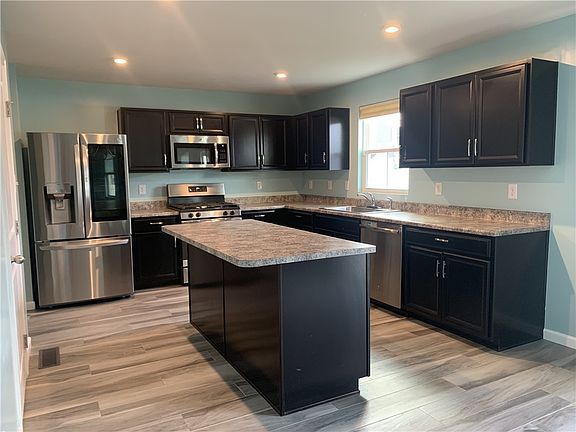 5th image of 117 Twin Oaks Dr