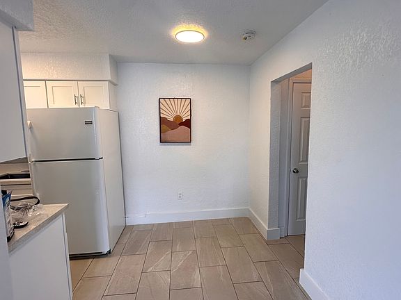 3rd image of 310 NE 78th St APT 8