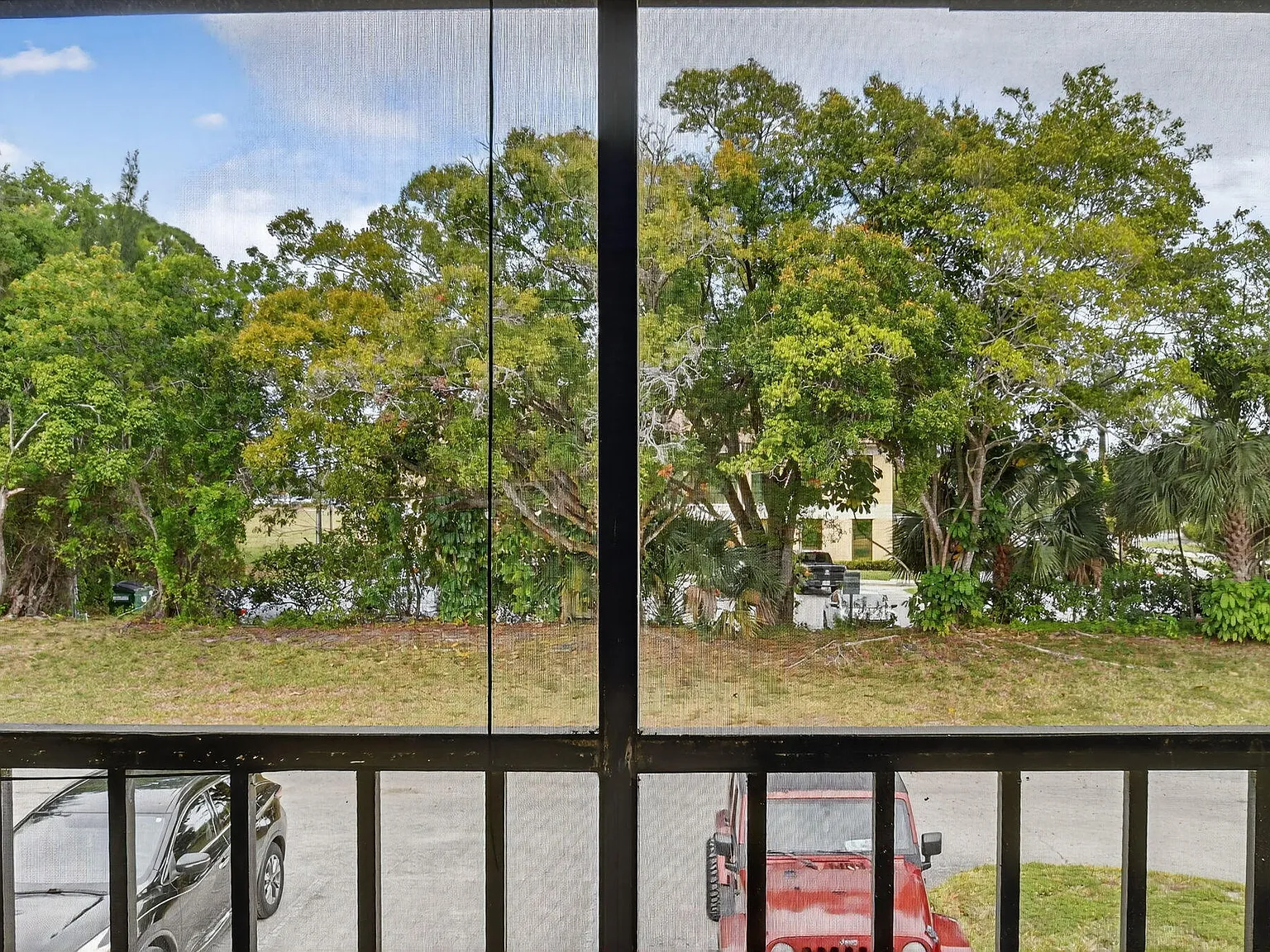 2 bed, 2.0 bath, 847 sqft, $2,000 — Photo 2