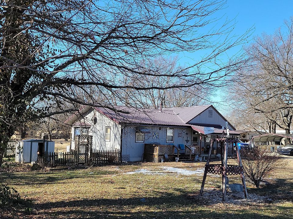 2nd image of 902 N 8th St