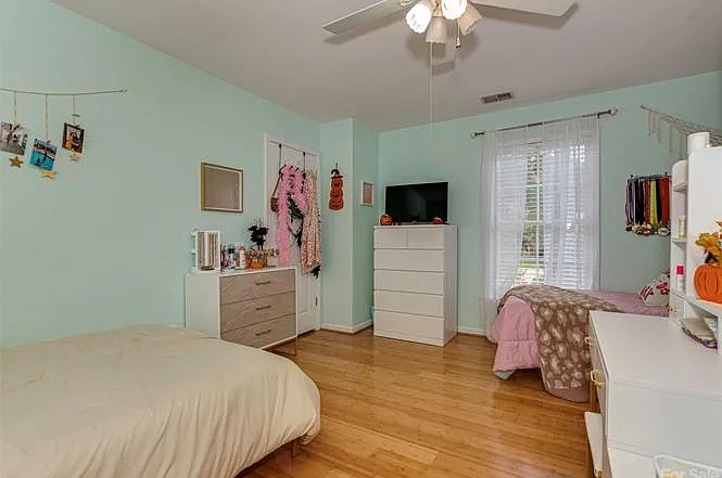 10828 Carmody Ct — Photo 18