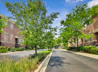 2648 W Melrose St, Chicago, IL 60618