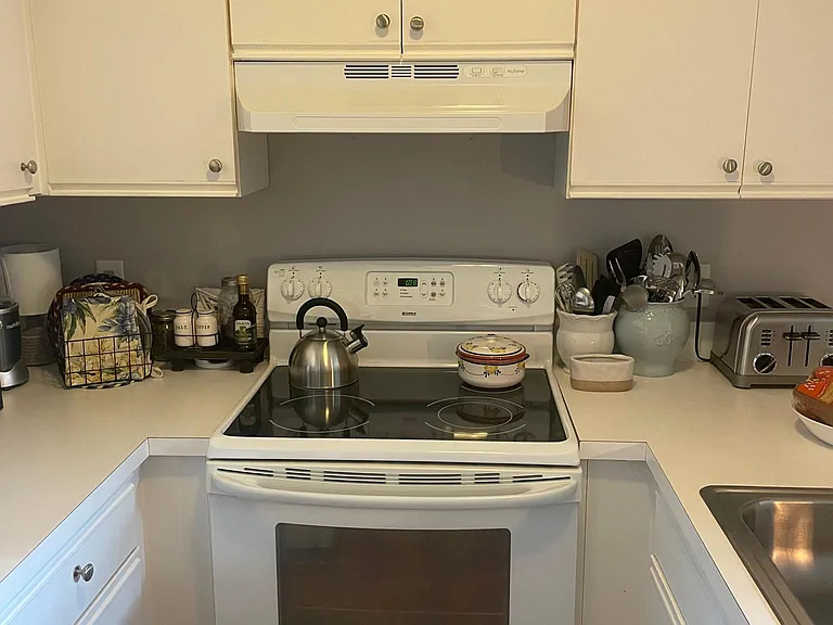 200 Woodlawn Ave — Photo 6