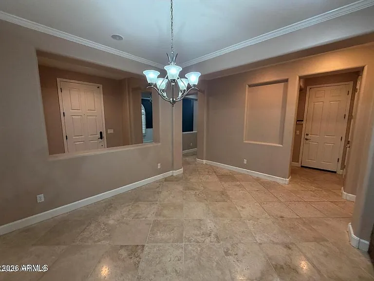 421 W Wisteria Pl — Photo 4