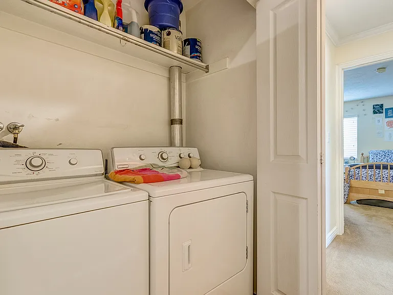 1541 N Riverside Ave #16 — Photo 12