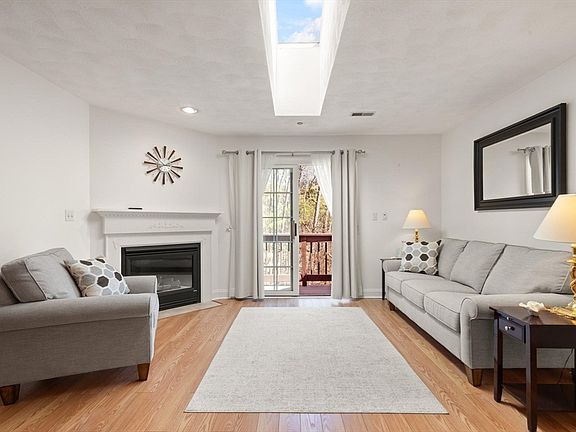 4th image of 5 Northridge Dr Unit 5