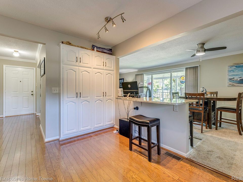 1467 Krafft Rd Apt 8, photo 7
