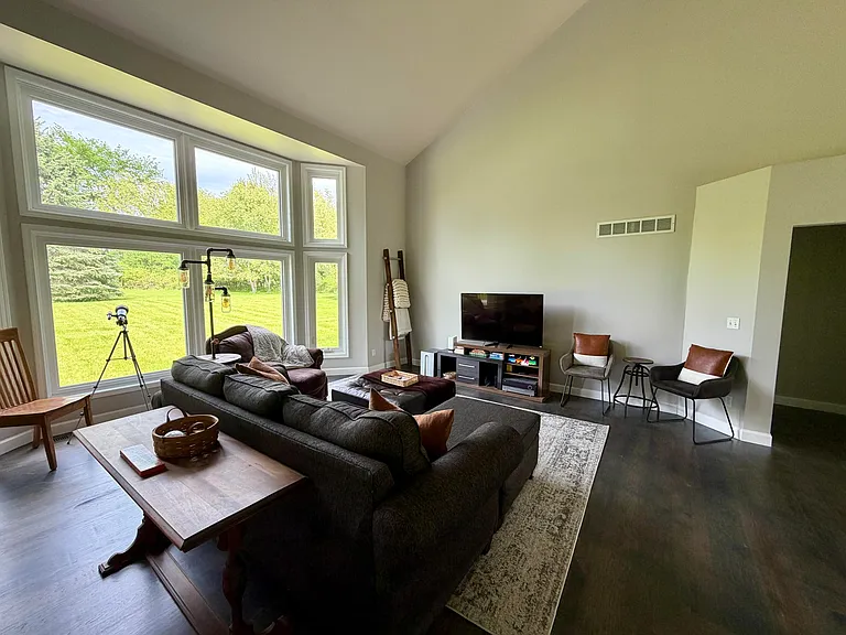 6961 Suncrest Dr — Photo 16